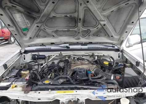 2002 Nissan Frontier Se-V6 z USA, uszkodzony, nr VIN 1N6ED29X32C305996